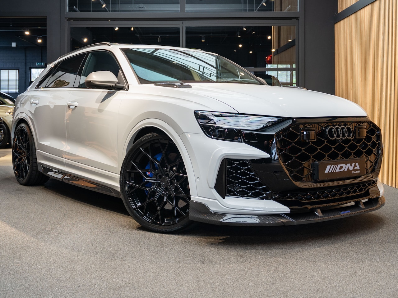 Audi RSQ8 - URBAN quattro Performance RSQ8 4.0 TFSI 24' Inch Carbon - AutoWereld.nl