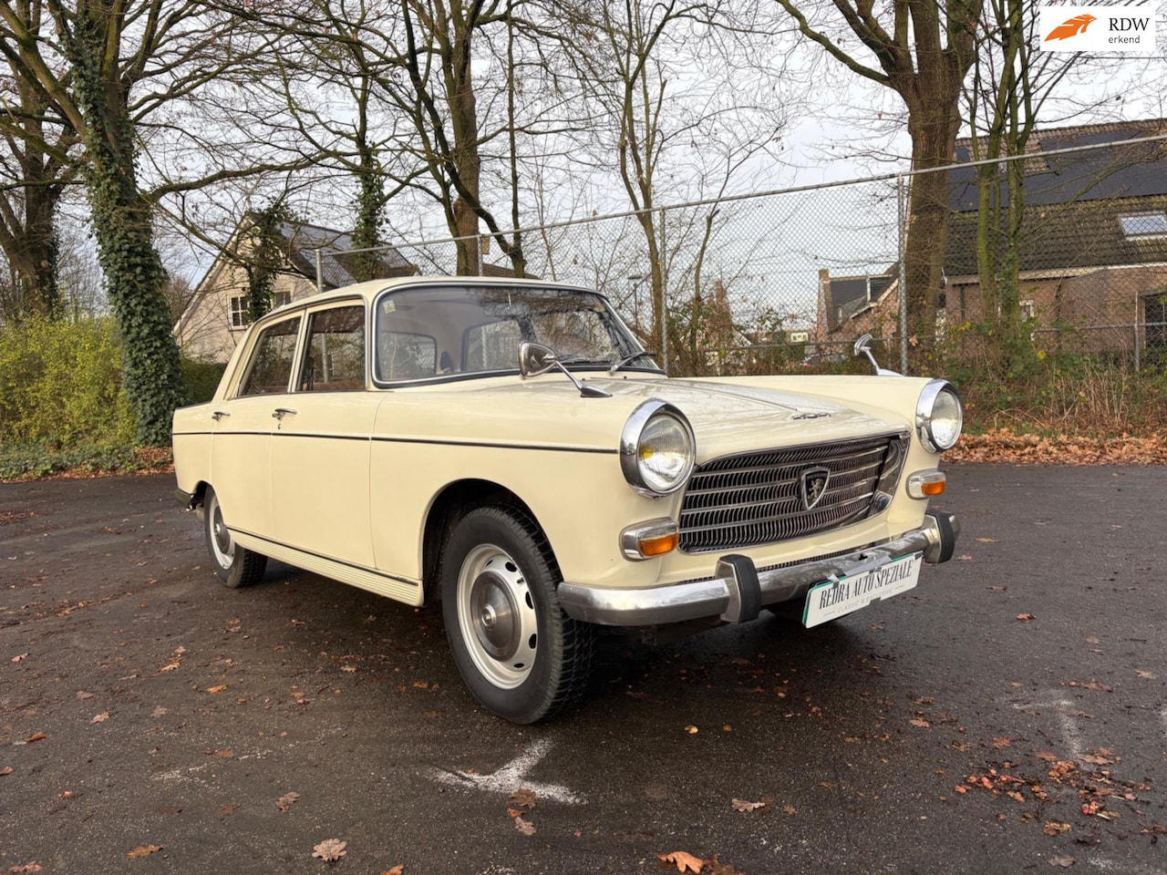 Peugeot 404 - Sedan Sedan, in prima staat, schuifdak, 1600 cc - AutoWereld.nl