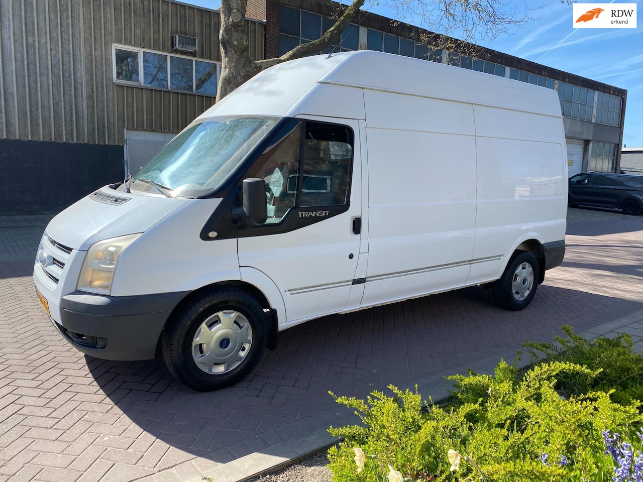 Ford Transit - 350L 2.2 TDCI HD * Airco * Cruise Control * 85KW=116PK * Airbag * Elek Ramen * Stuurbekrac - AutoWereld.nl