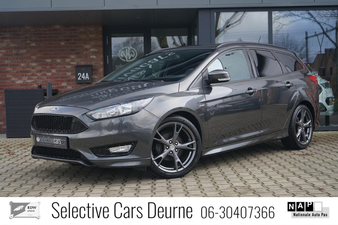 Ford Focus - 1,0 EcoBoost 92kW ST-Line ,18''LM, Nieuw Onderhoud, LED, Magnetic Grey. - AutoWereld.nl