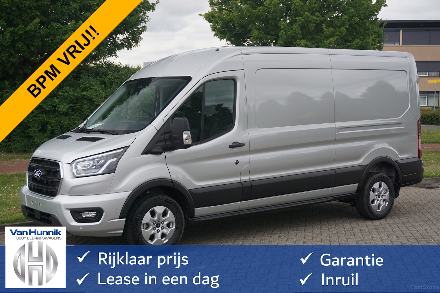 Ford Transit - 350L L3H2 Limited AUT-8 130PK BPM VRIJ Navi, Adap. Cruise, 360° Cam, Trekhaak, Xenon!! NR. - AutoWereld.nl