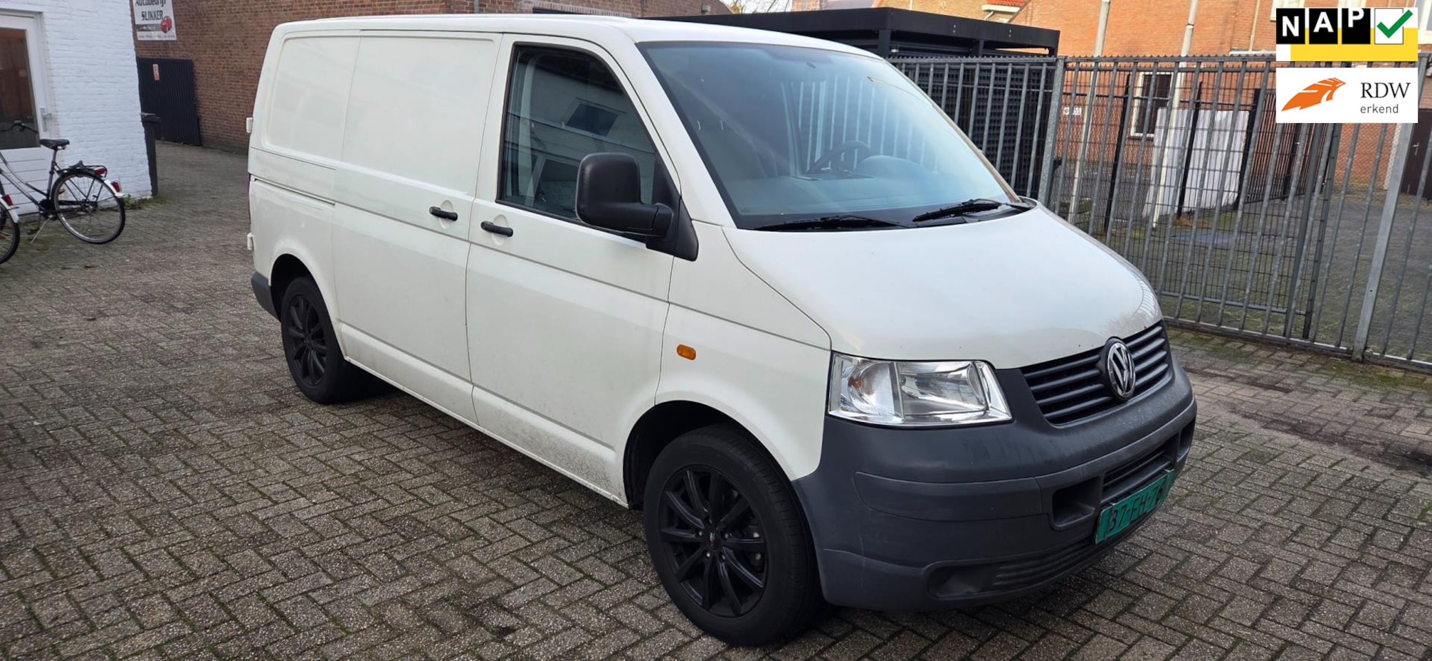 Volkswagen Transporter - 1.9 TDI 300 MHD nette bus trekhaak airco lichtmetalen velgen - AutoWereld.nl