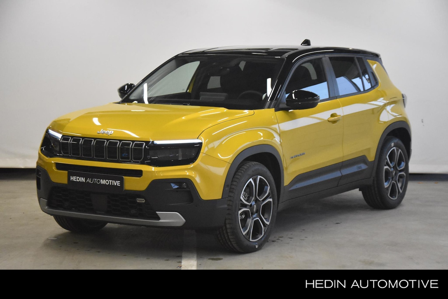 Jeep Avenger - Summit 54 kWh | Leder Pakket | Adaptive Cruise | Camera - AutoWereld.nl