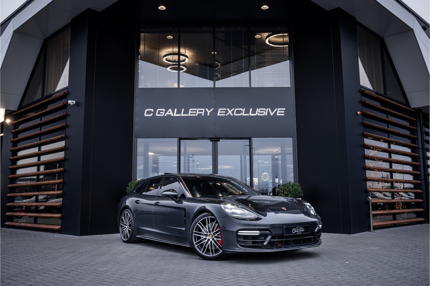 Porsche Panamera Sport Turismo - 4.0 GTS Sport Chrono l Panorama l Memory l Luchtvering - AutoWereld.nl