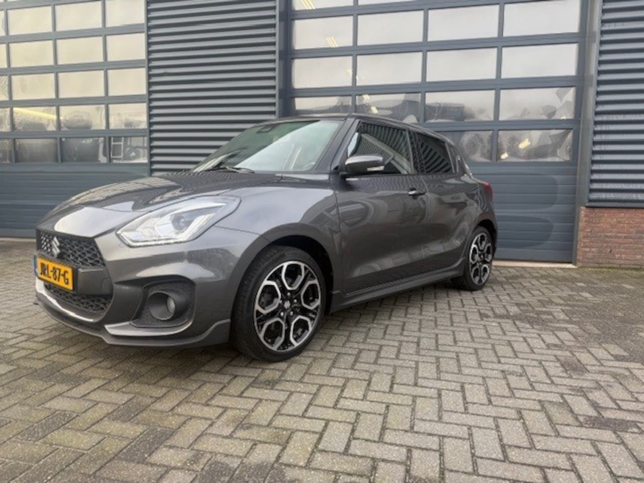 Suzuki Swift - 1.4 Sport Smart Hybrid Full Options Nieuwstaat ! - AutoWereld.nl