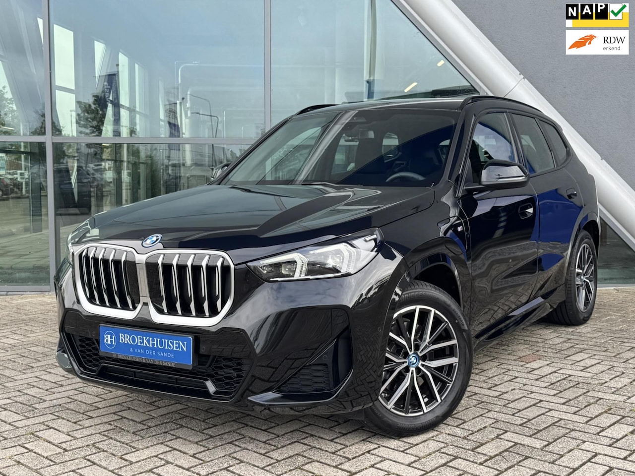 BMW X1 - XDrive 25e M-Sport 245pk Plug in Hybride Camera / Stoelverwarming / Sfeerverlichting - AutoWereld.nl