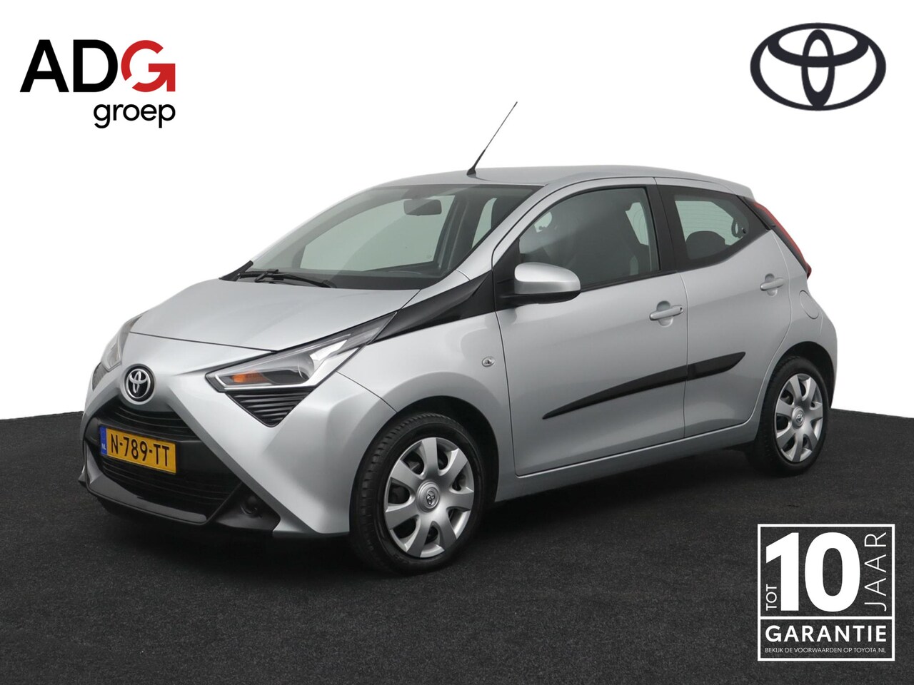 Toyota Aygo - 1.0 VVT-i x-play | Airco | Parkeercamera | Apple carplay - Android auto | - AutoWereld.nl