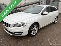 Volvo V60 - 2.4 D6 AWD Plug-In Hybrid Summum schade rijd goed
