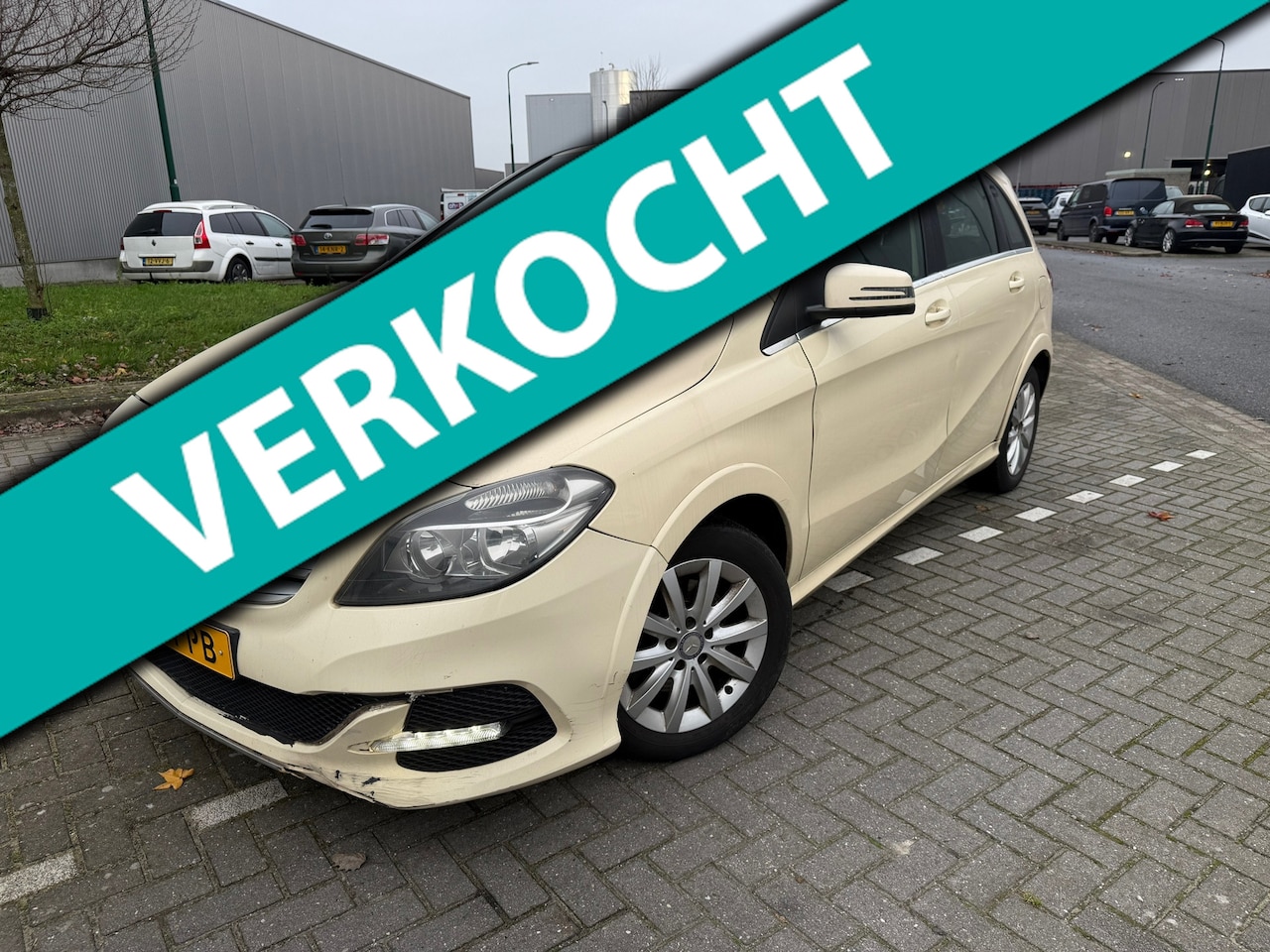 Mercedes-Benz B-klasse - 200 NGD Ambition automaat/2015/Leer/ECC/Navigatie/Rijdt en schakelt goed!! KOOPJE!! - AutoWereld.nl