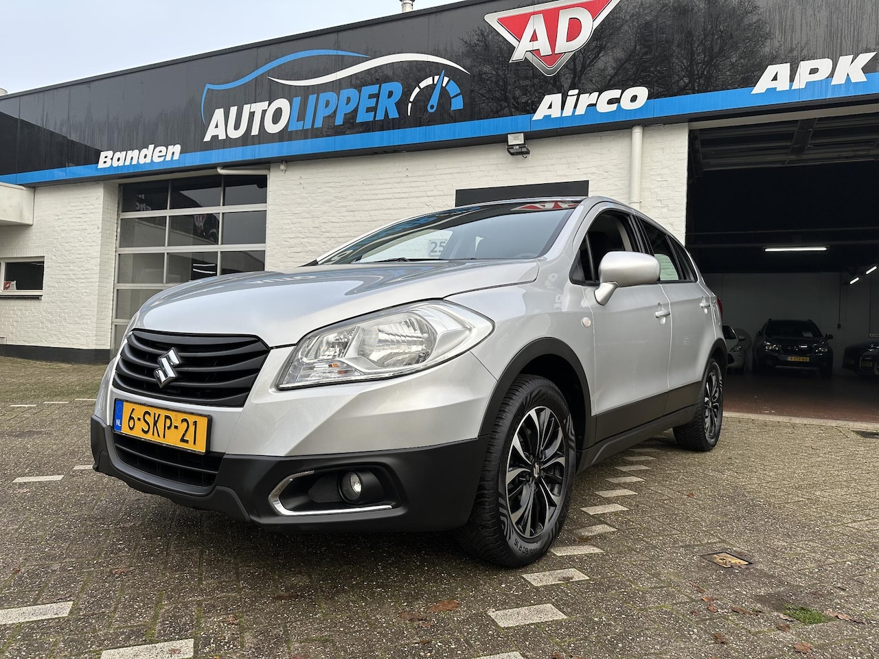 Suzuki SX4 S-Cross - 1.6 Comfort /Nieuwe apk bij aflevering/Dealer onderhouden/Al season banden/Lm velgen/Trekh - AutoWereld.nl