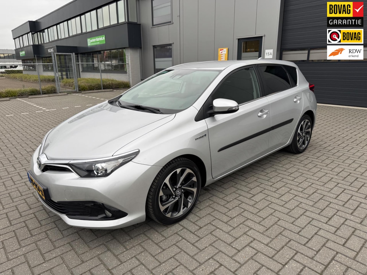 Toyota Auris - 1.8 Hybrid Lease Pro 1.8 Hybrid Lease Pro - AutoWereld.nl