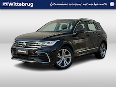 Volkswagen Tiguan - 1.4 TSI eHybrid 245pk DSG R-Line / Panoramadak / IQ LED Matrix / 19" LMV / Camera / Stuur