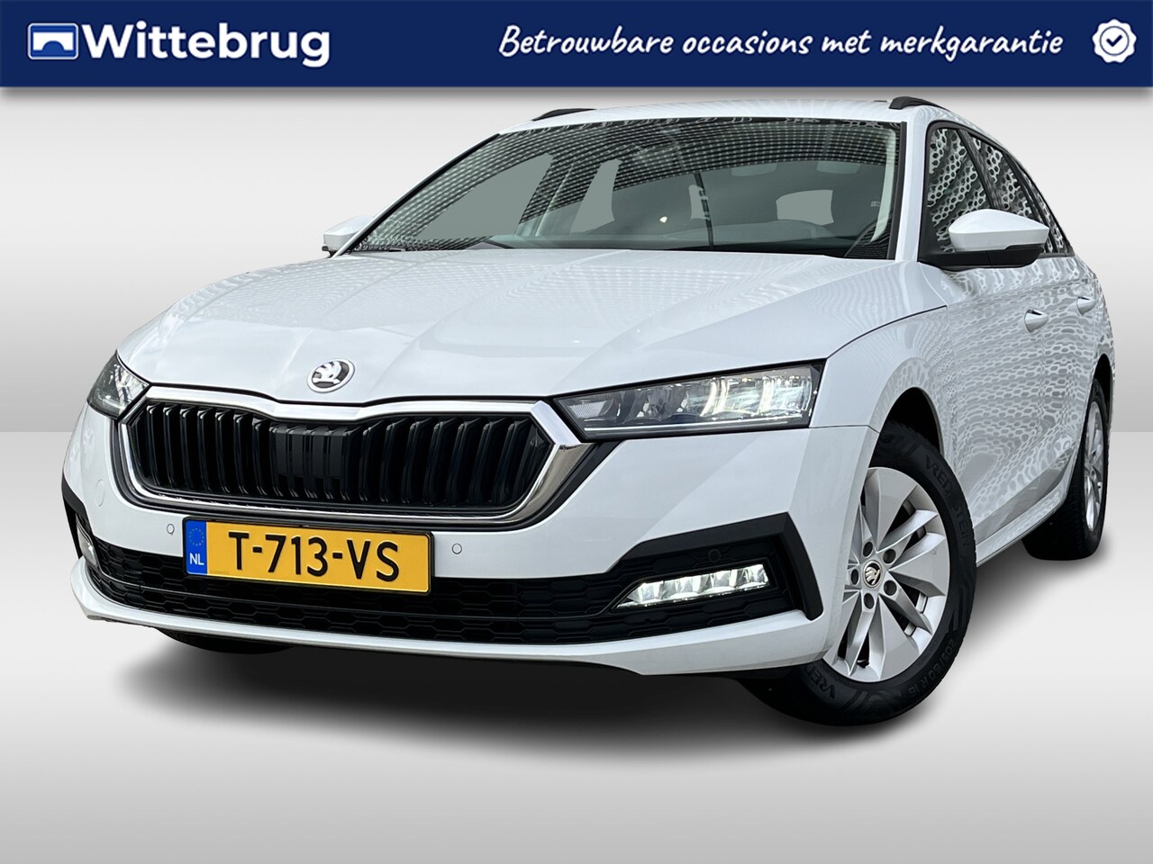 Skoda Octavia Combi - 1.0 TSI Ambition / Navigatie / Parkeersensoren V+A / Fabrieks garantie 2027 / ** - AutoWereld.nl
