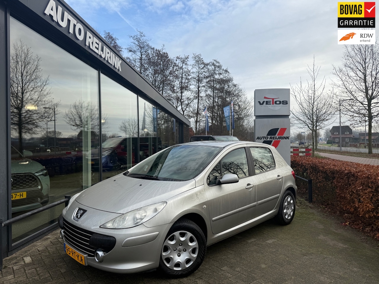Peugeot 307 - 1.6-16V XS 1.6-16V XS, 1e eigenaar!! trekhaak, technisch in zeer goede staat!!! 4 seizoenbanden - AutoWereld.nl