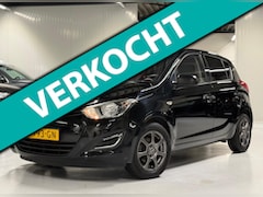 Hyundai i20 - 1.2i Black pack 2014 |Airco| Nieuw apk