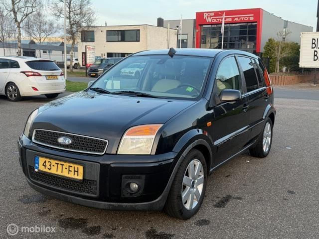 Ford Fusion - 1.6-16V Futura + zeer netjes met nw apk - AutoWereld.nl