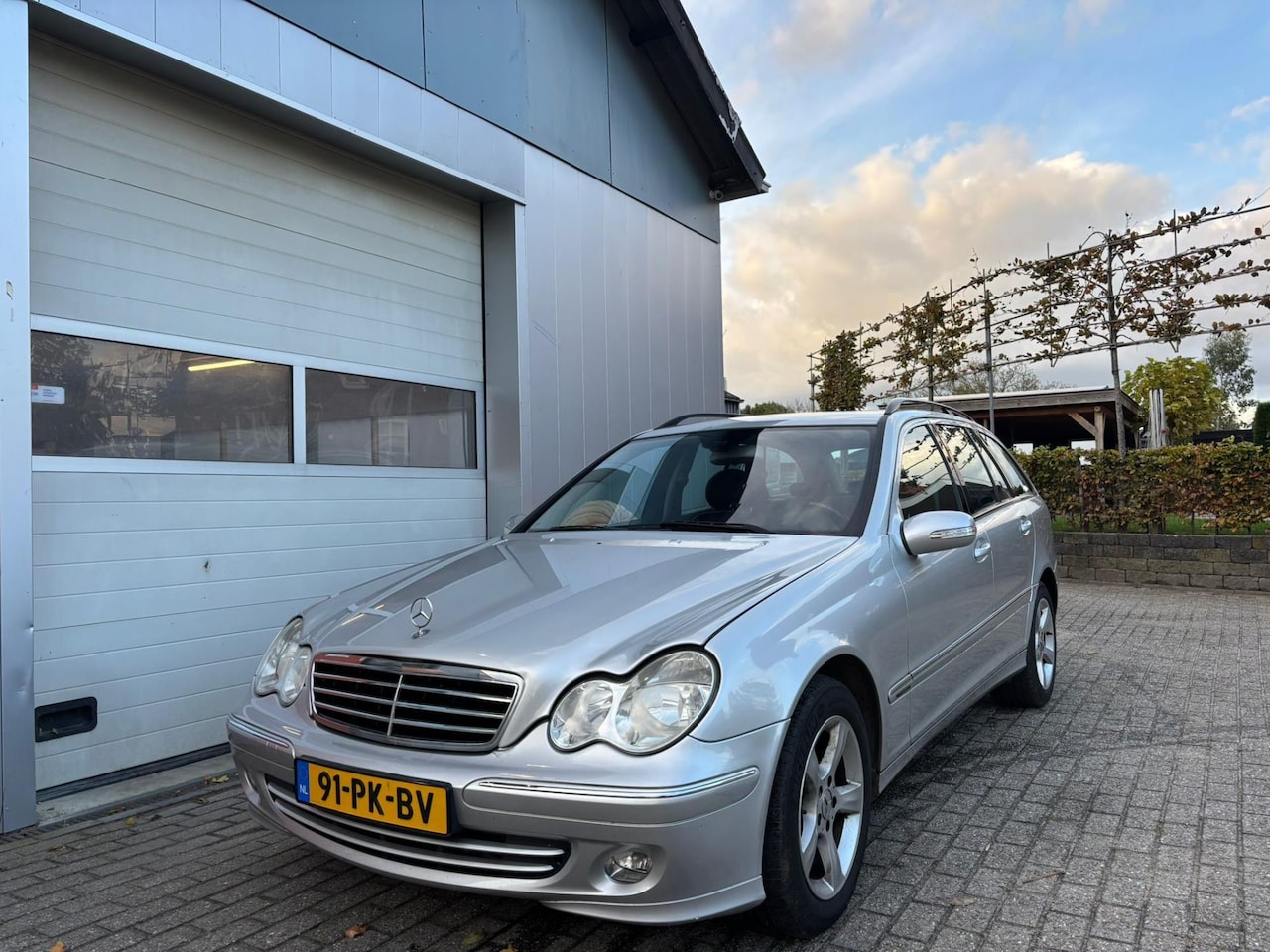 Mercedes-Benz C-klasse Combi - 180 K. Avantgarde automaat / airco / trekhaak / - AutoWereld.nl