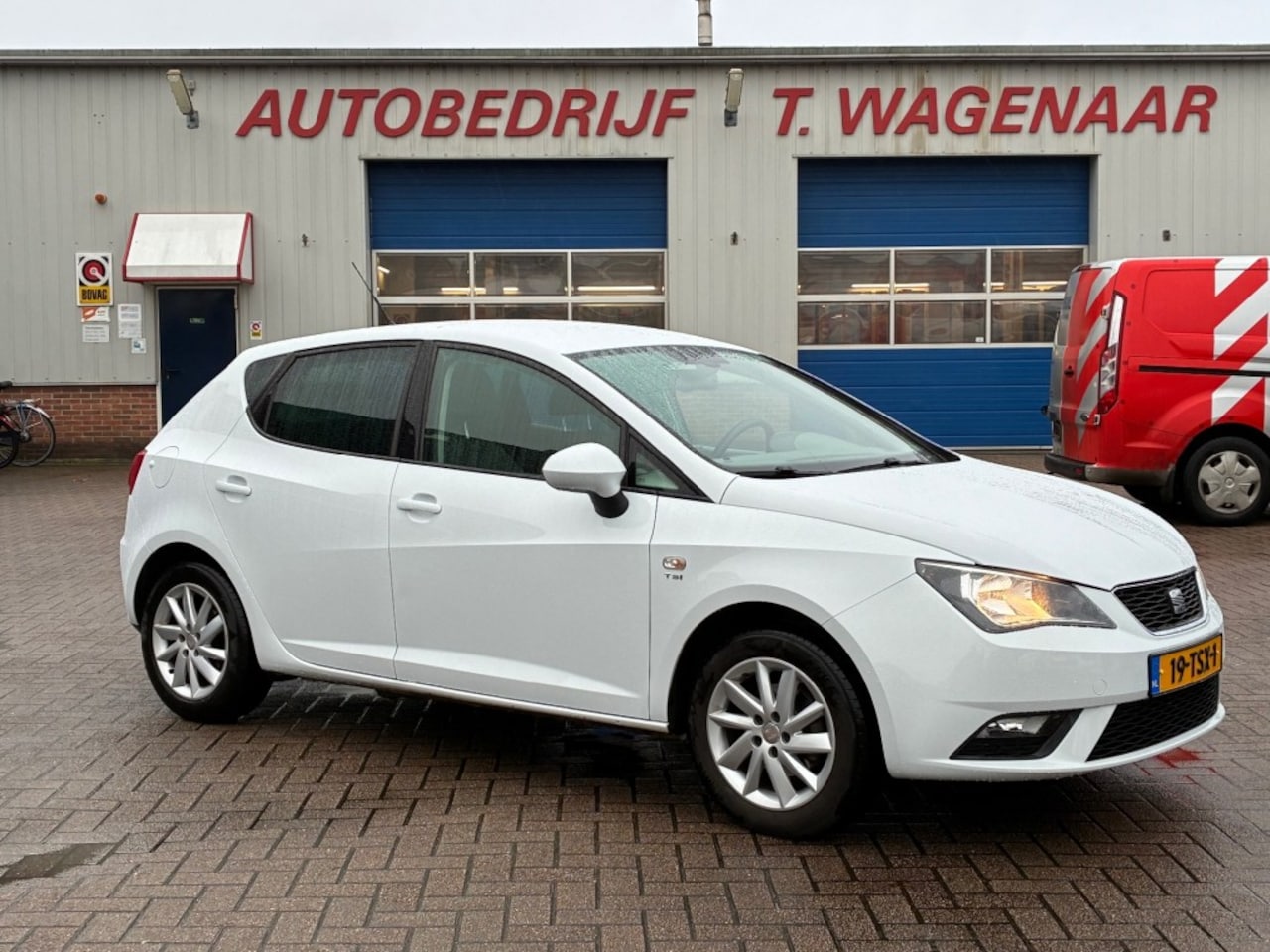 SEAT Ibiza - 1.2 TSI 77KW STYLE WIT METALLIC - AutoWereld.nl