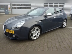 Alfa Romeo Giulietta - 1.6 JTDM 120pk SUPER, Navi, 18 Inch,