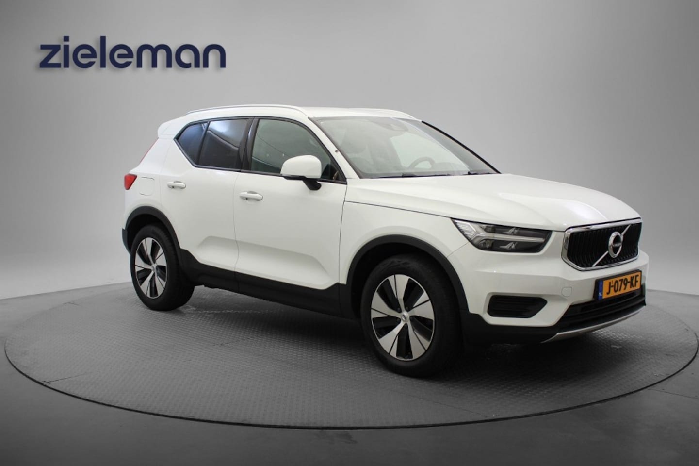 Volvo XC40 - 1.5 T2 Momentum - Carplay, Navi, Cruise - AutoWereld.nl
