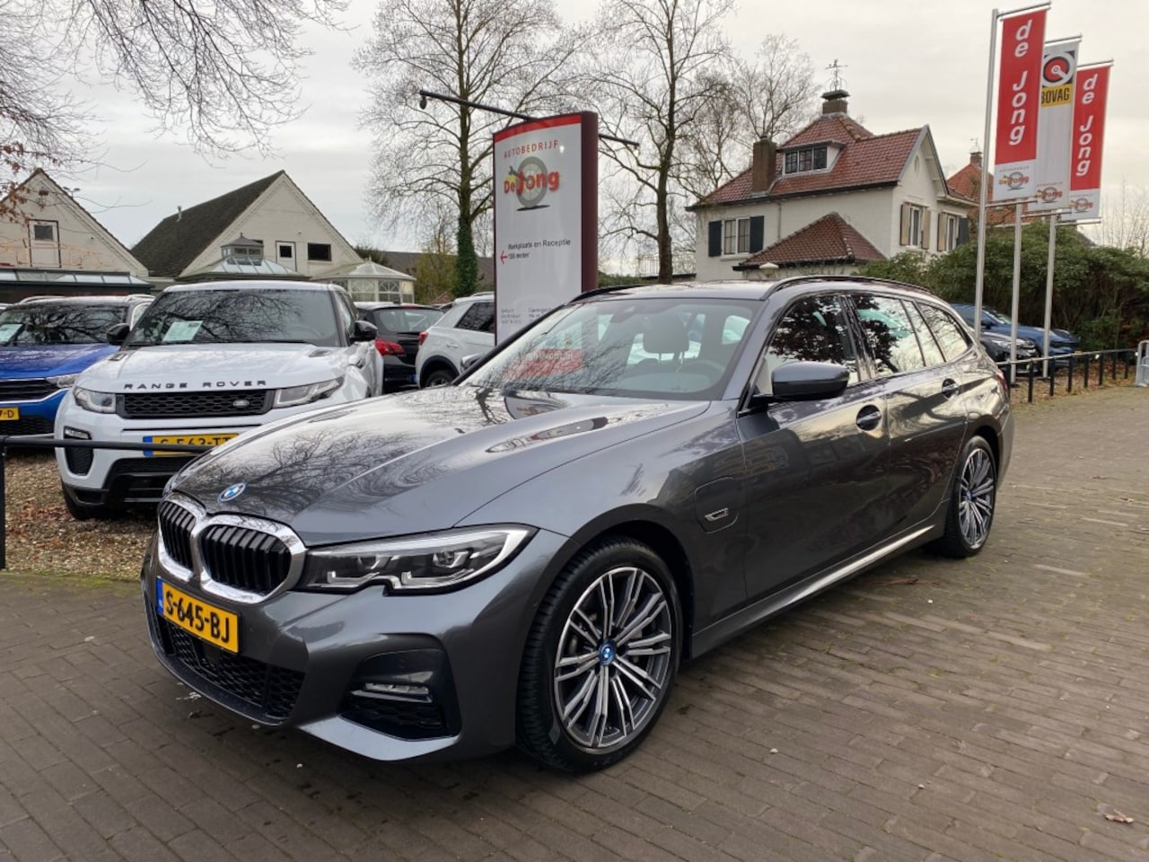 BMW 3-serie Touring - TOURING 330E HYBRID M-PAKKET AUTOMAAT / CAMERA / ADAP. CRUISE / TREKHAAK - AutoWereld.nl