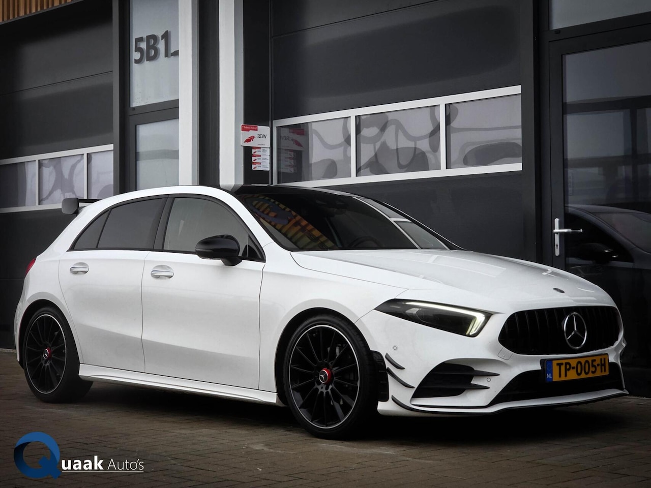 Mercedes-Benz A-klasse - 200 AMG | SFEER | 360 | BURMEISTER | HUD | STERRENHEMEL | STOELVERWARMING & VENTILATIE - AutoWereld.nl