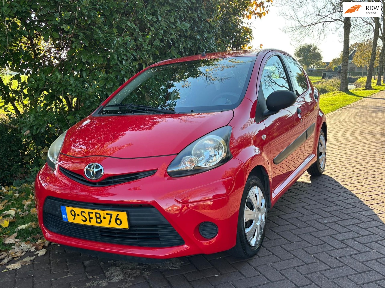 Toyota Aygo - 1.0 VVT-i Now lage km / airco - AutoWereld.nl