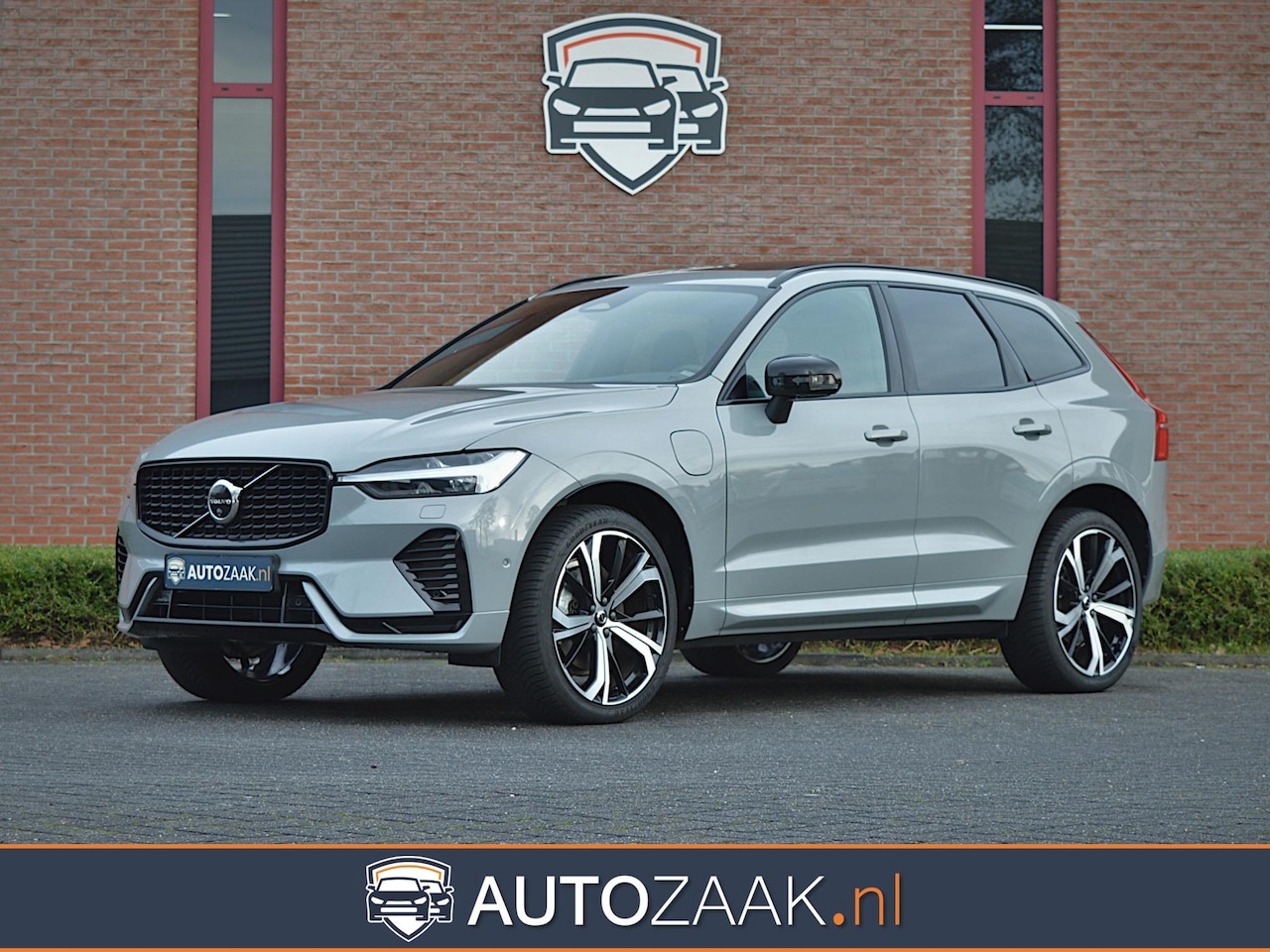 Volvo XC60 - 2.0 T8 Recharge AWD Ultimate Dark - AutoWereld.nl