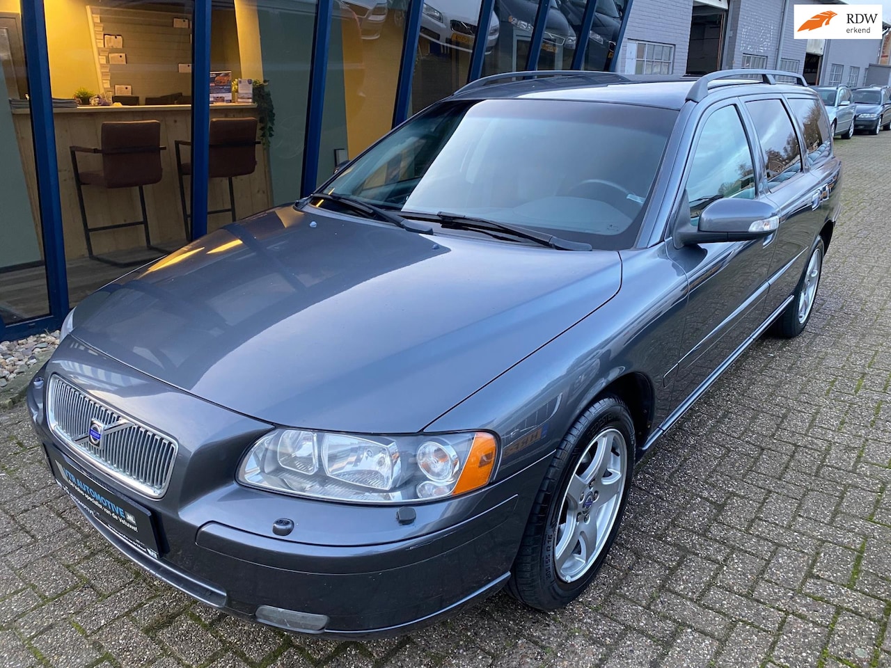 Volvo V70 - 2.4 Kinetic 2.4 Kinetic 170PK - AutoWereld.nl
