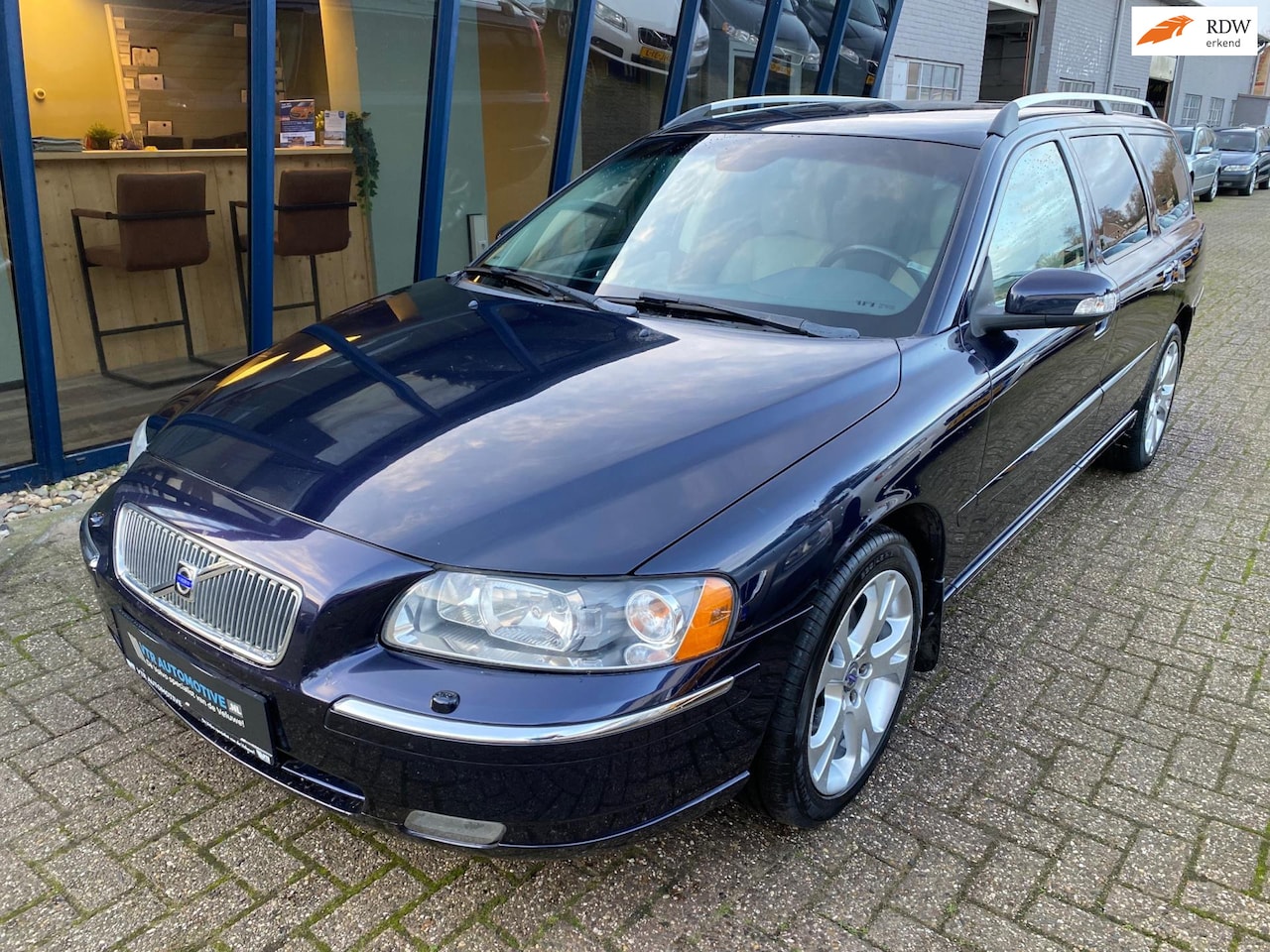 Volvo V70 - 2.4 Momentum Automaat 170PK - AutoWereld.nl