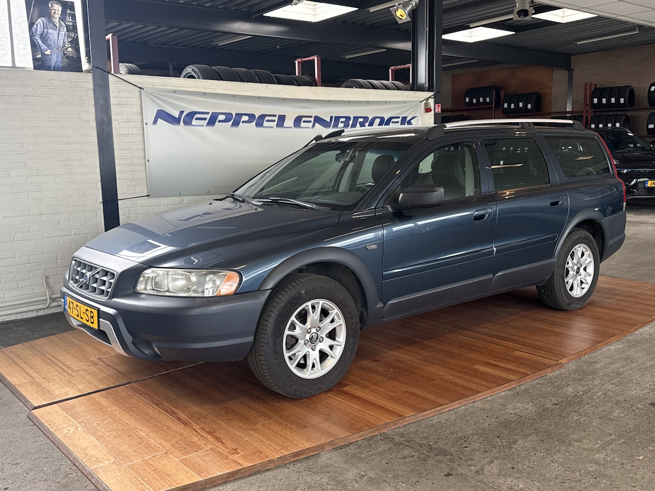 Volvo XC70 - 2.5 T Momentum 100 % - AutoWereld.nl