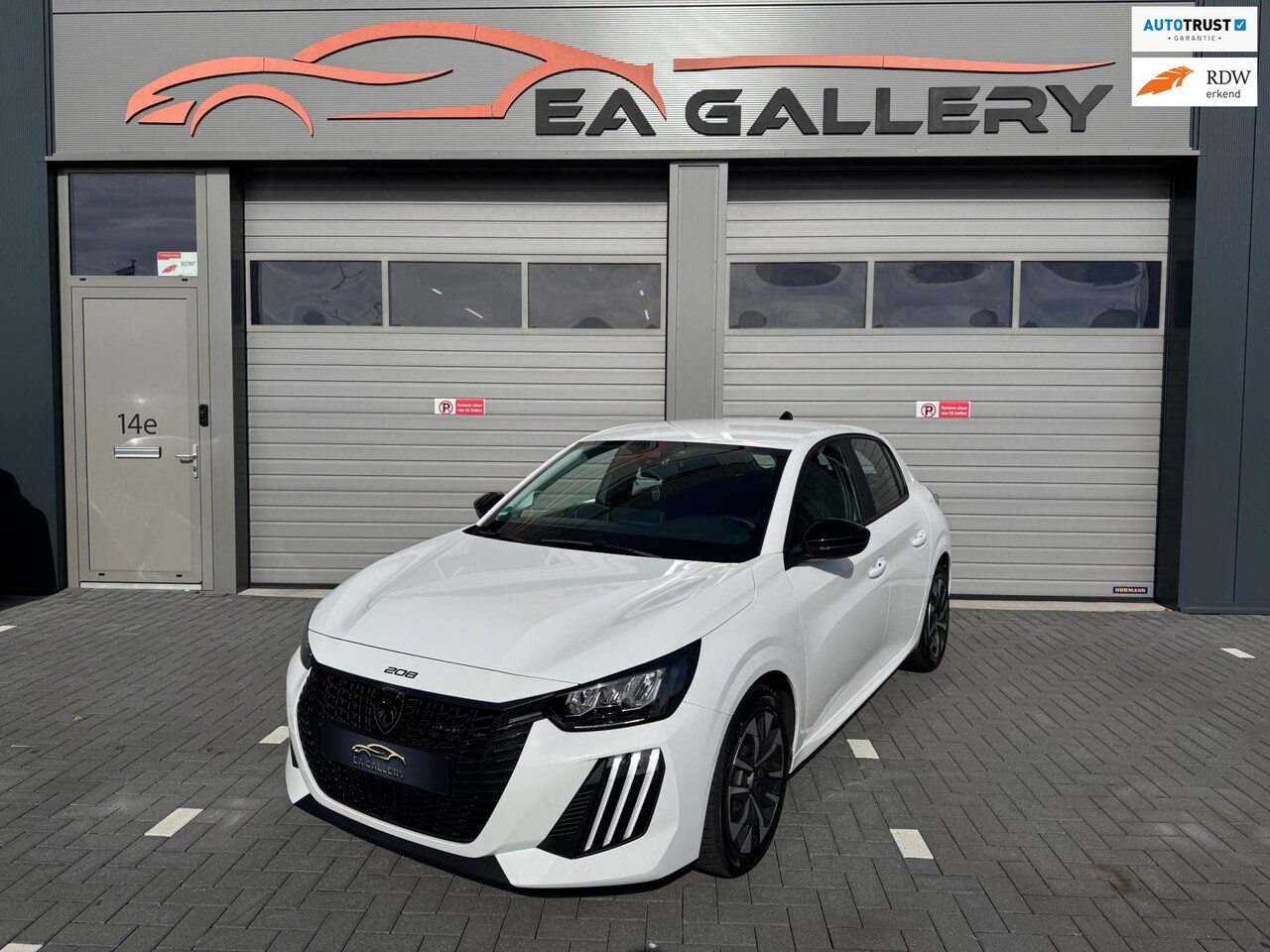 Peugeot 208 - 1.2 PureTech Active NAV Airco Sensor Nieuw - AutoWereld.nl