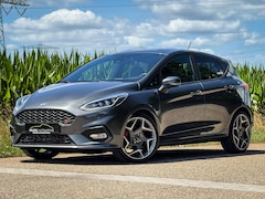 Ford Fiesta - 1.5 EcoBoost ST | H. leder | Clima | Cruise | PDC met camera | 1e eigenaar | Stoelverw. |