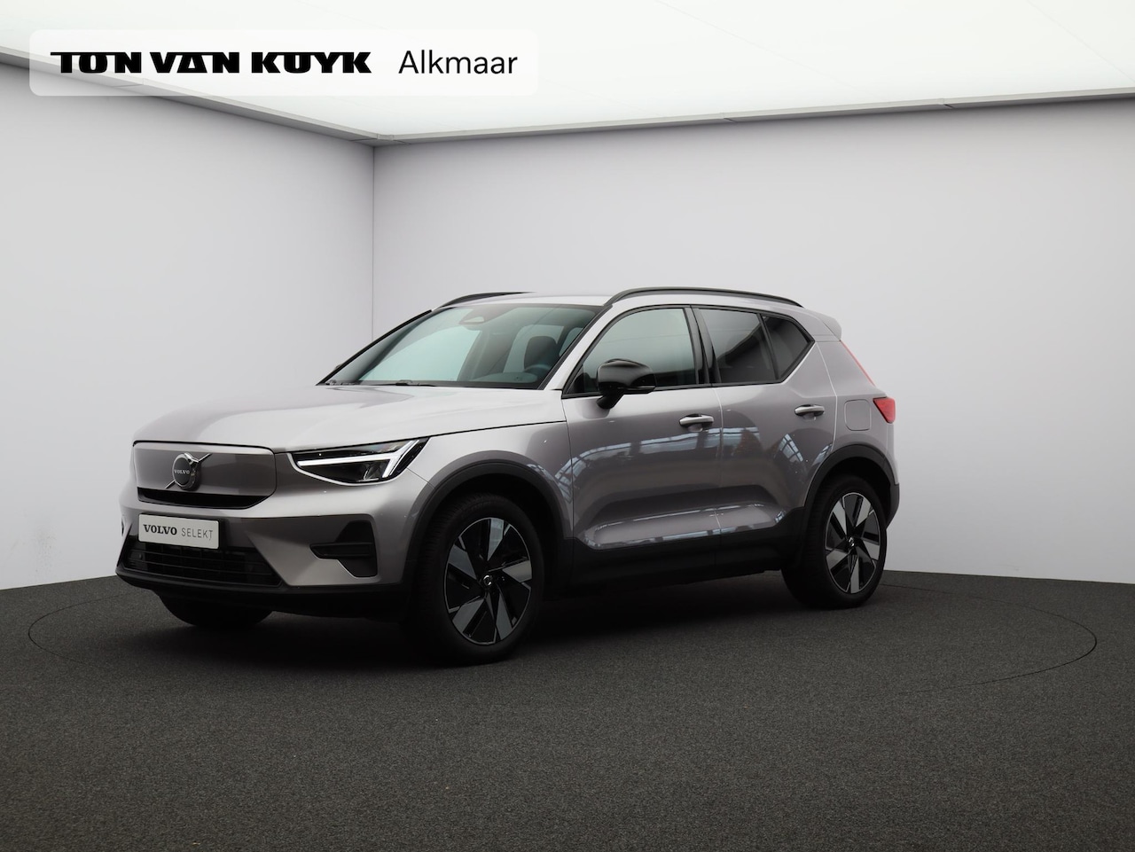 Volvo EX40 - Single Motor 252PK Extended Range Core 82 kWh / Business Edition / All Season Banden / Ver - AutoWereld.nl