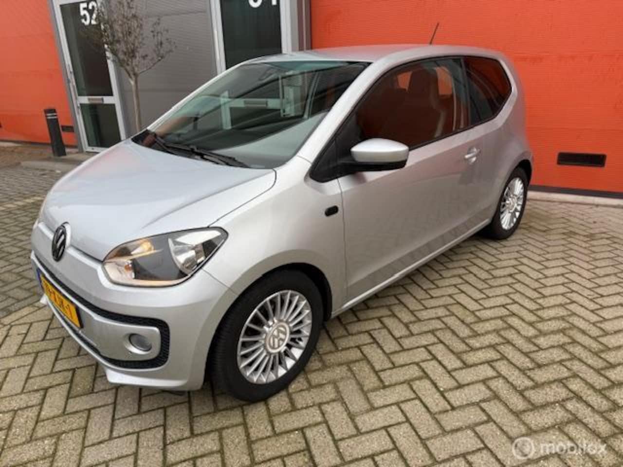 Volkswagen Up! - 1.0 high up! BlueMotion KM NAP VEEL EXTR'S - AutoWereld.nl