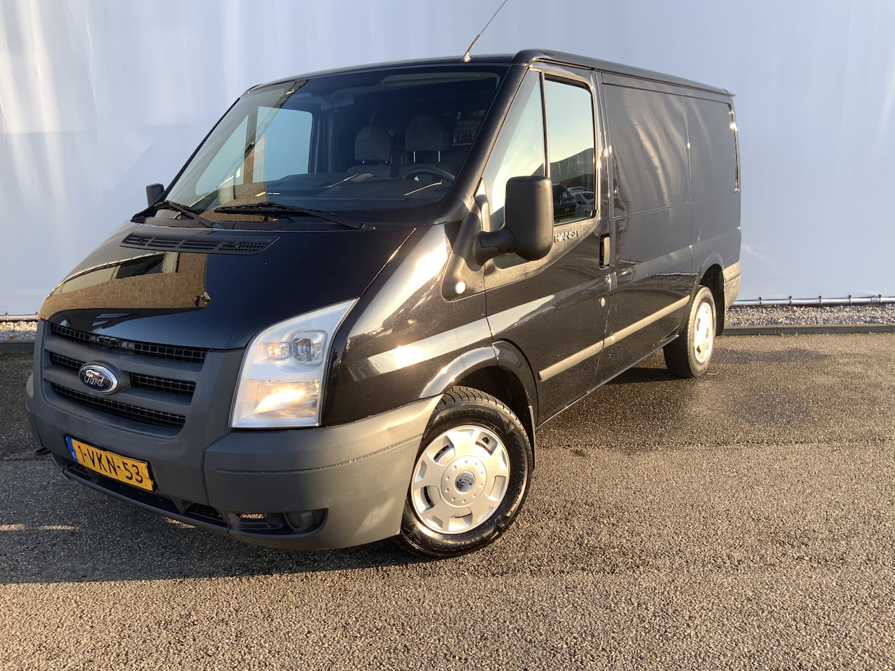 Ford Transit - 260S 2.2 TDCI Economy Edition Airco 3 Zits Trekhaak 2000 kg Euro 5 - AutoWereld.nl