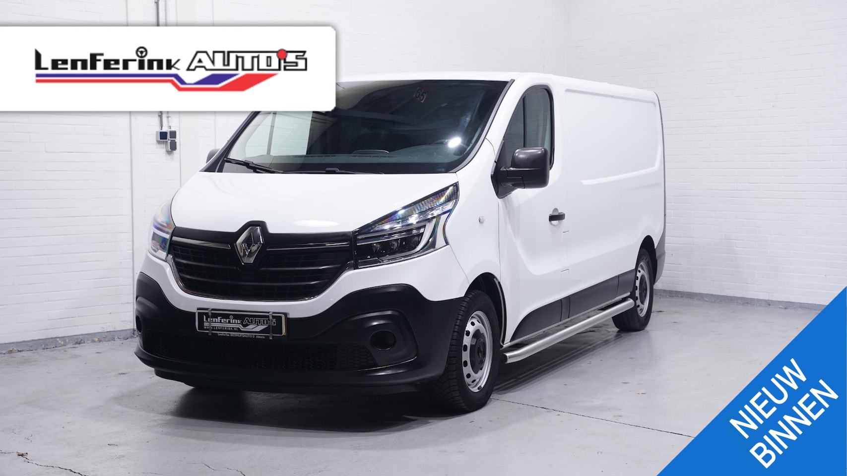 Renault Trafic - 2.0 dCi 120 pk L2H1 Navi, Trekhaak Airco, Cruise Control, Laadruimte Pakket, PDC achter 3- - AutoWereld.nl