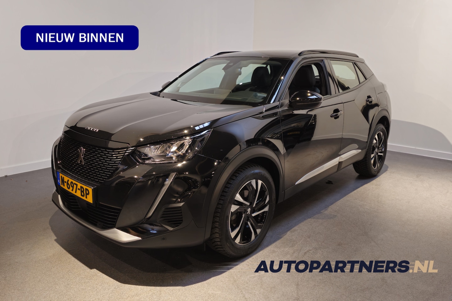Peugeot 2008 - 1.2 PureTech Blue Lease Allure - Stoelverwarming - Apple carplay/Android Auto - Achteruitr - AutoWereld.nl