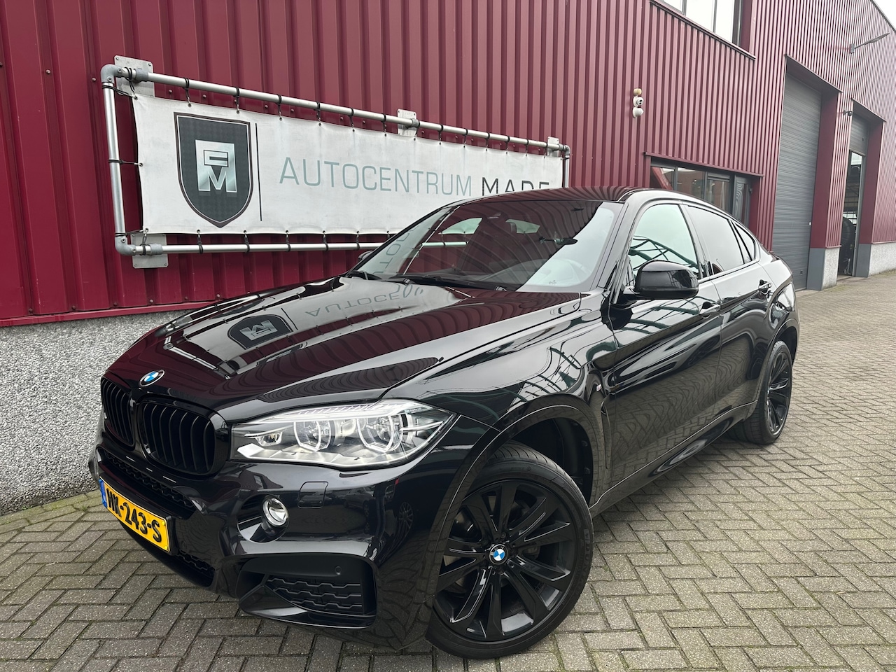 BMW X6 - XDrive35i High Executive // Automaat // Clima // Navi // PDC // Leder - AutoWereld.nl