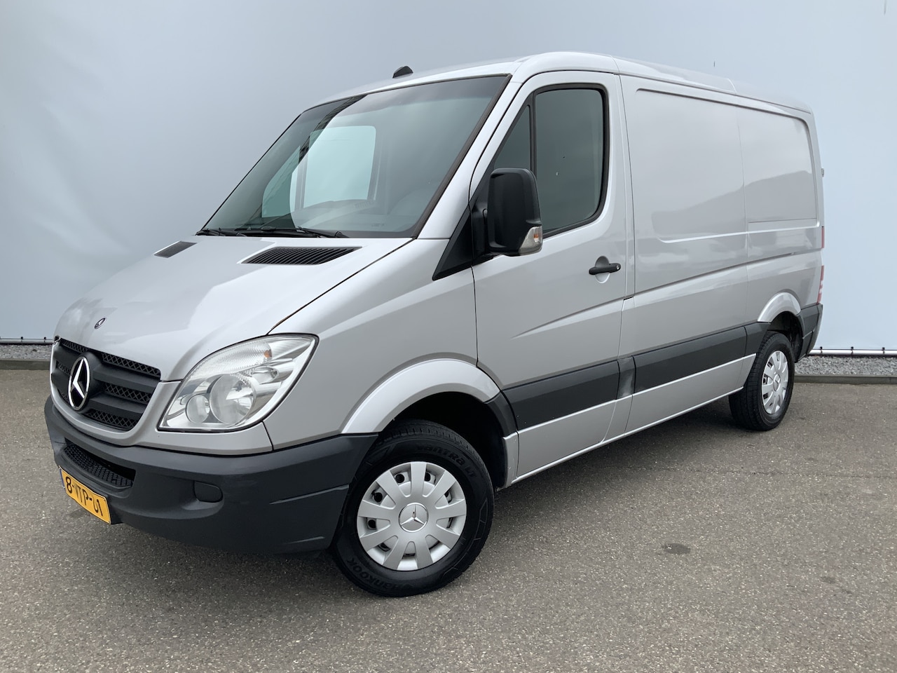 Mercedes-Benz Sprinter - 213 2.2 CDI 325 L1H1 Airco Cruise Euro 4 - AutoWereld.nl