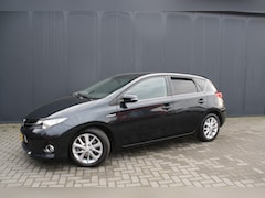Toyota Auris - 1.8 Hybrid Lease - NAVIGATIE - CAMERA - PANORAMADAK - 2e EIGENAAR