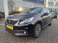 Peugeot 2008 - 1.2 PureTech navigatie / trekhaak / app