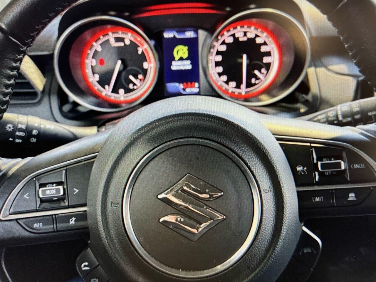 Suzuki Swift - 1.2 Stijl Smart Hybrid 1.2 Stijl Smart Hybrid - AutoWereld.nl