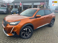 Peugeot 2008 - 1.2 PureTech 130 Blue L. Allure automaat *4S-BANDEN