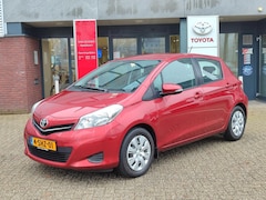 Toyota Yaris - 1.3 VVT-i ASPIRATION TREKHAAK 900KG TREKGEW AIRCO CAMERA CRUISE BLUETOOTH 6-BAK EL-RAMEN/S