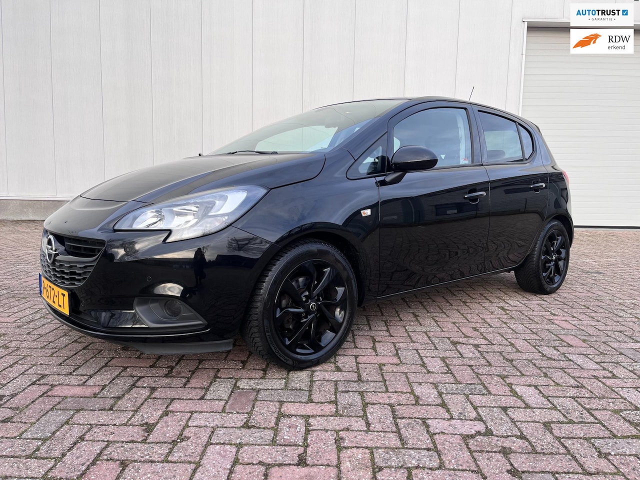 Opel Corsa - 1.4 black edition 5 deurs stoel/stoer verwarming carplay trekhaak - AutoWereld.nl