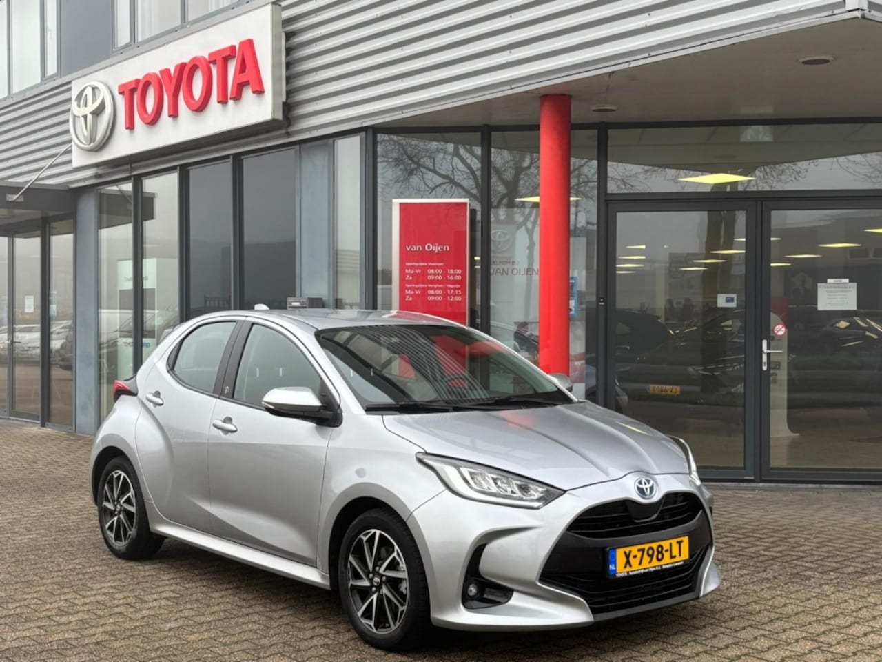 Toyota Yaris - 1.5 Hyb. Active | Automaat | Navigatie | Climate control | Licht - AutoWereld.nl