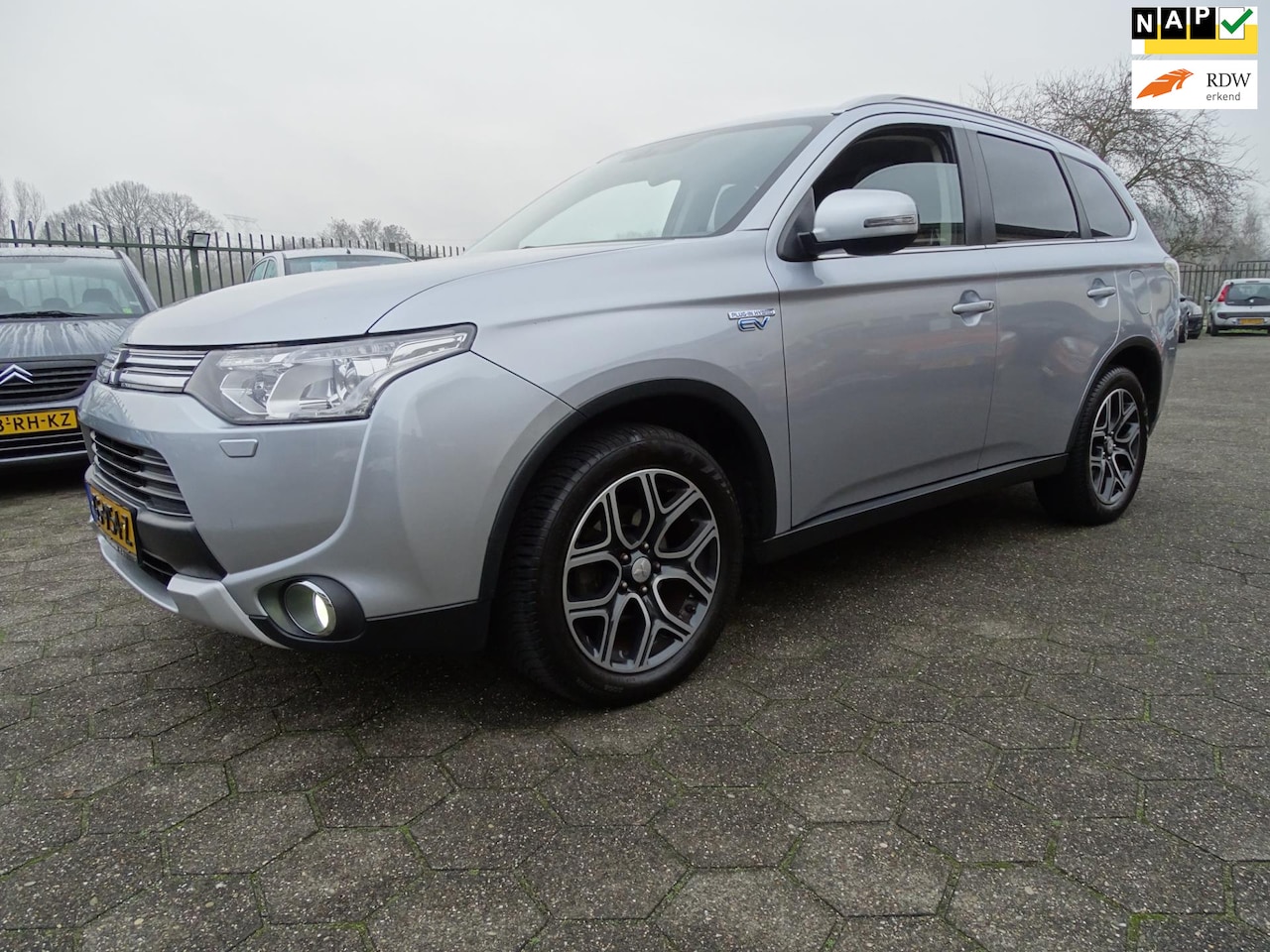 Mitsubishi Outlander - 2.0 PHEV Limited Edition X-Line 2.0 PHEV Limited Edition X-Line - AutoWereld.nl