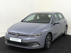 Volkswagen Golf - 1.4 eHybrid Style | SoH 97% | Adaptieve cruise control | 3-zone airco | Parkeersensoren |
