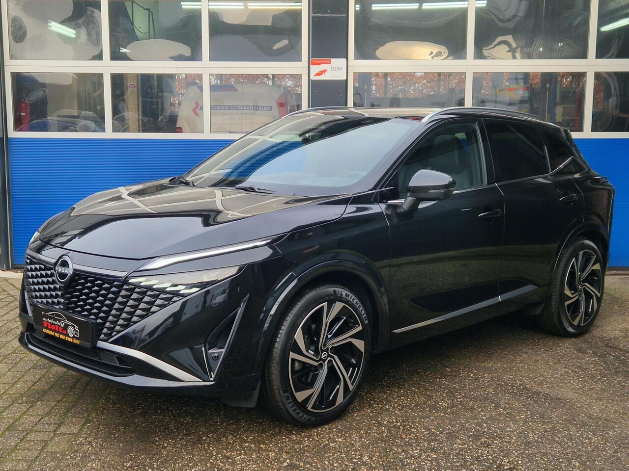 Nissan Qashqai - 1.3 MHEV Xtronic Tekna+ / Massage stoelen / 360 camera / Panoramadak / HeadUp display / Ad - AutoWereld.nl